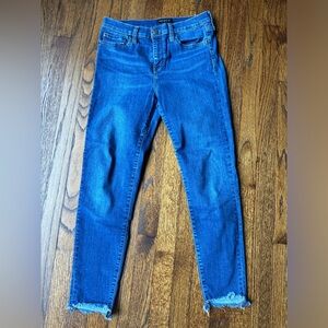 Women’s Banana Republic Size 6 Cropped Skinny Jeans Chewed Hem Dark Blue